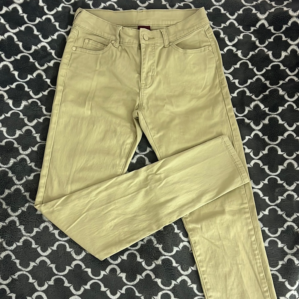Tan khaki skinny jeans, size 7/8 in women